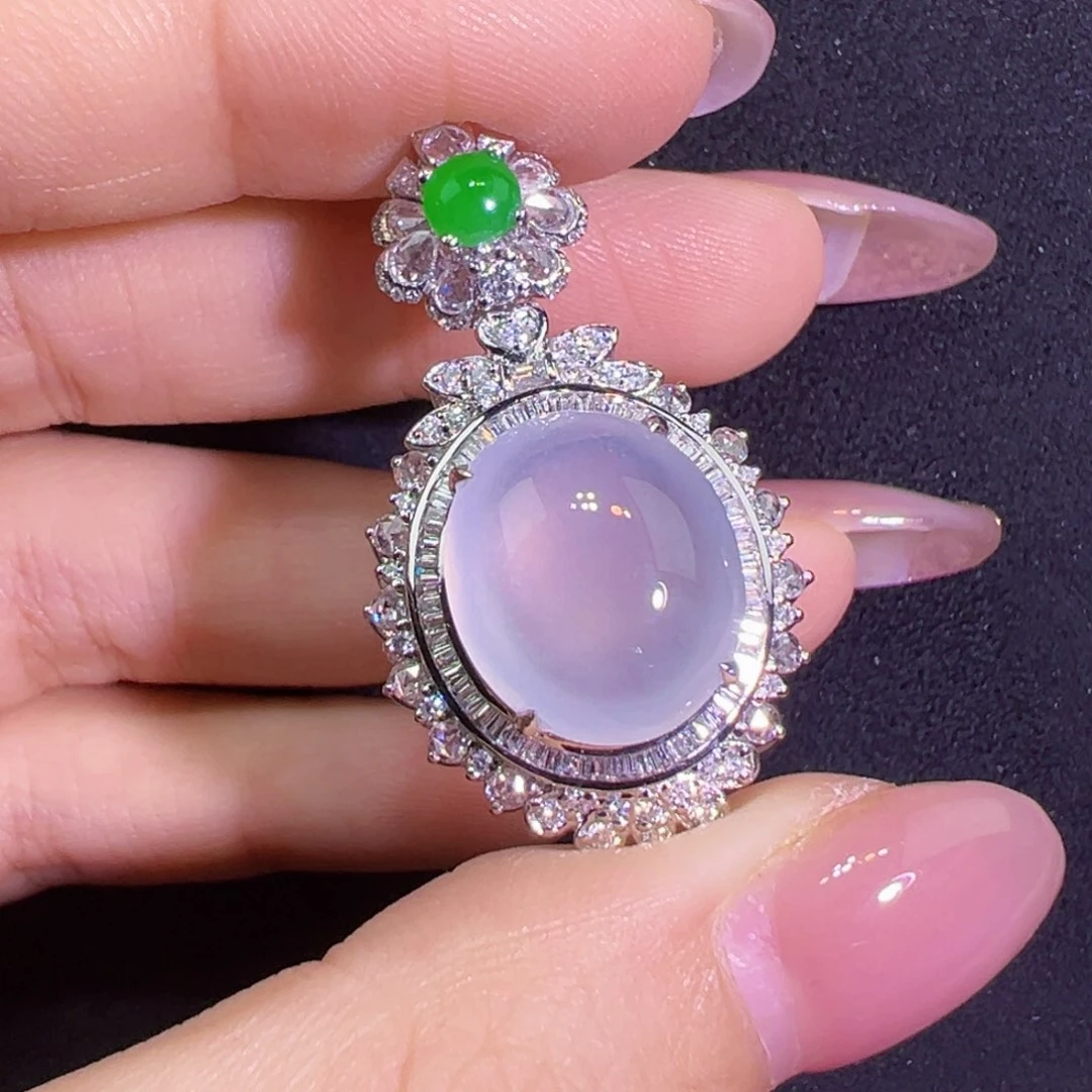 翡翠18K金镶嵌颈饰蛋面