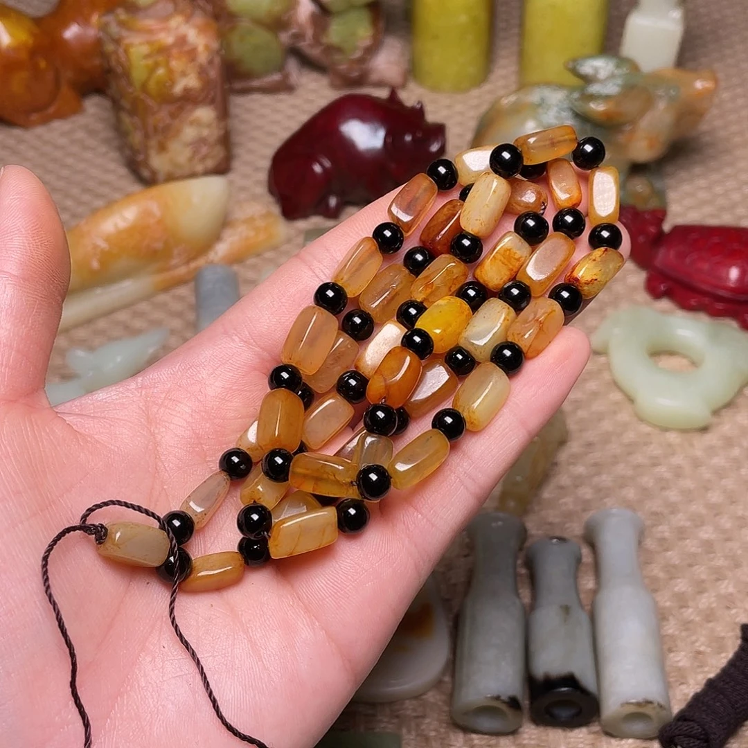 蛇纹石玉未镶嵌颈饰