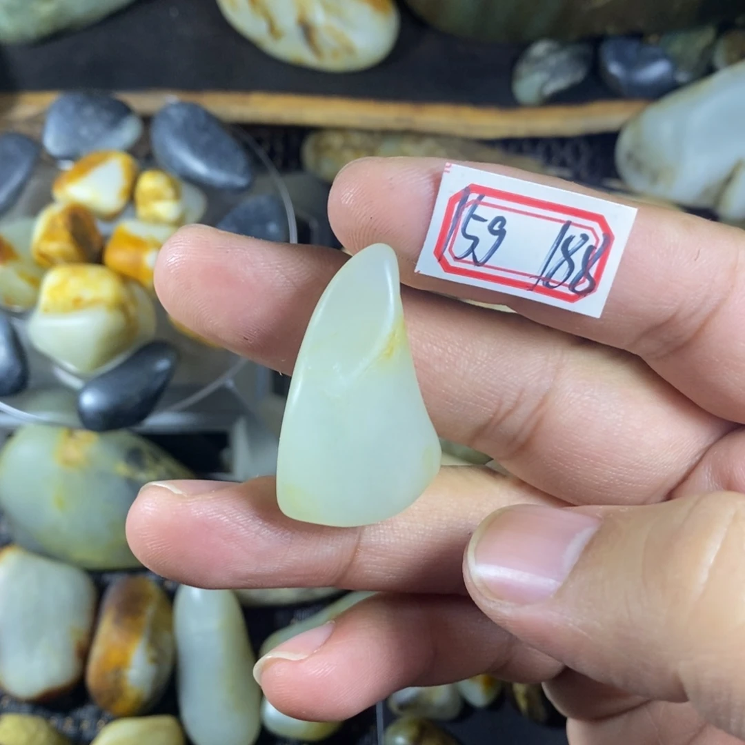 和田玉（糖玉）未镶嵌挂件