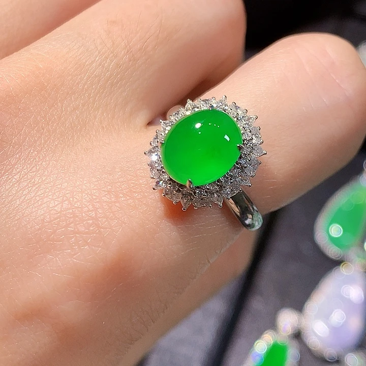 翡翠18K金镶嵌戒指