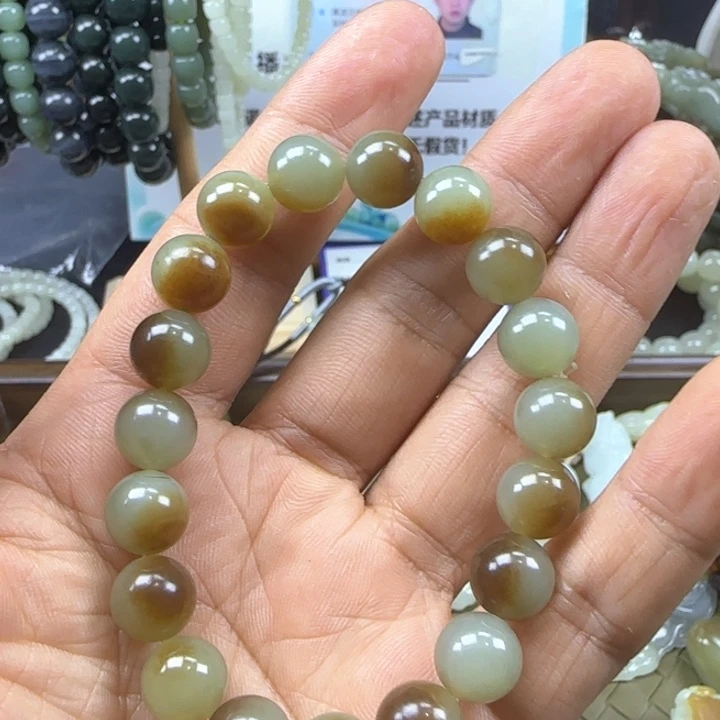 和田玉（糖玉）未镶嵌颈饰