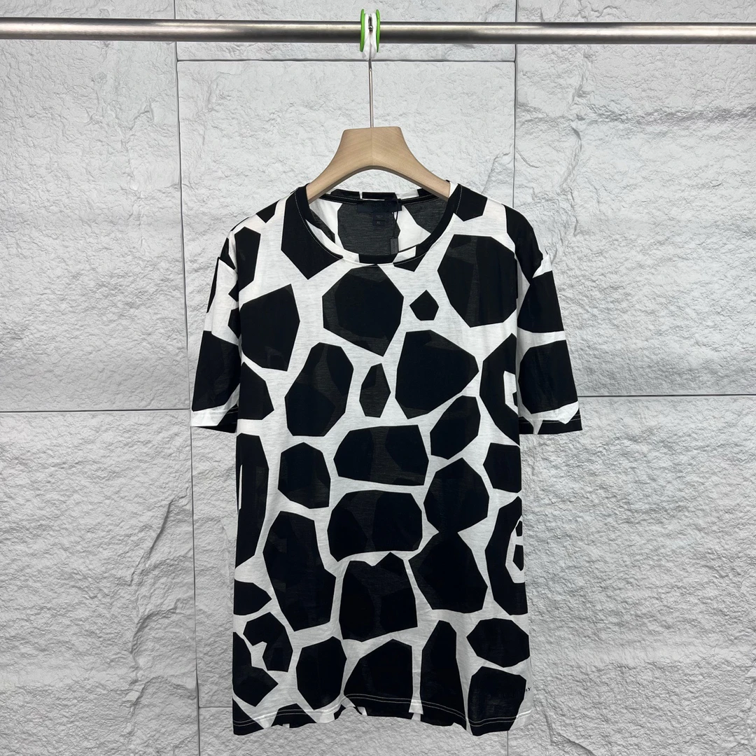 99新 BURBERRY/博柏利 XL码/黑白拼色奶牛印花体恤/16340812
