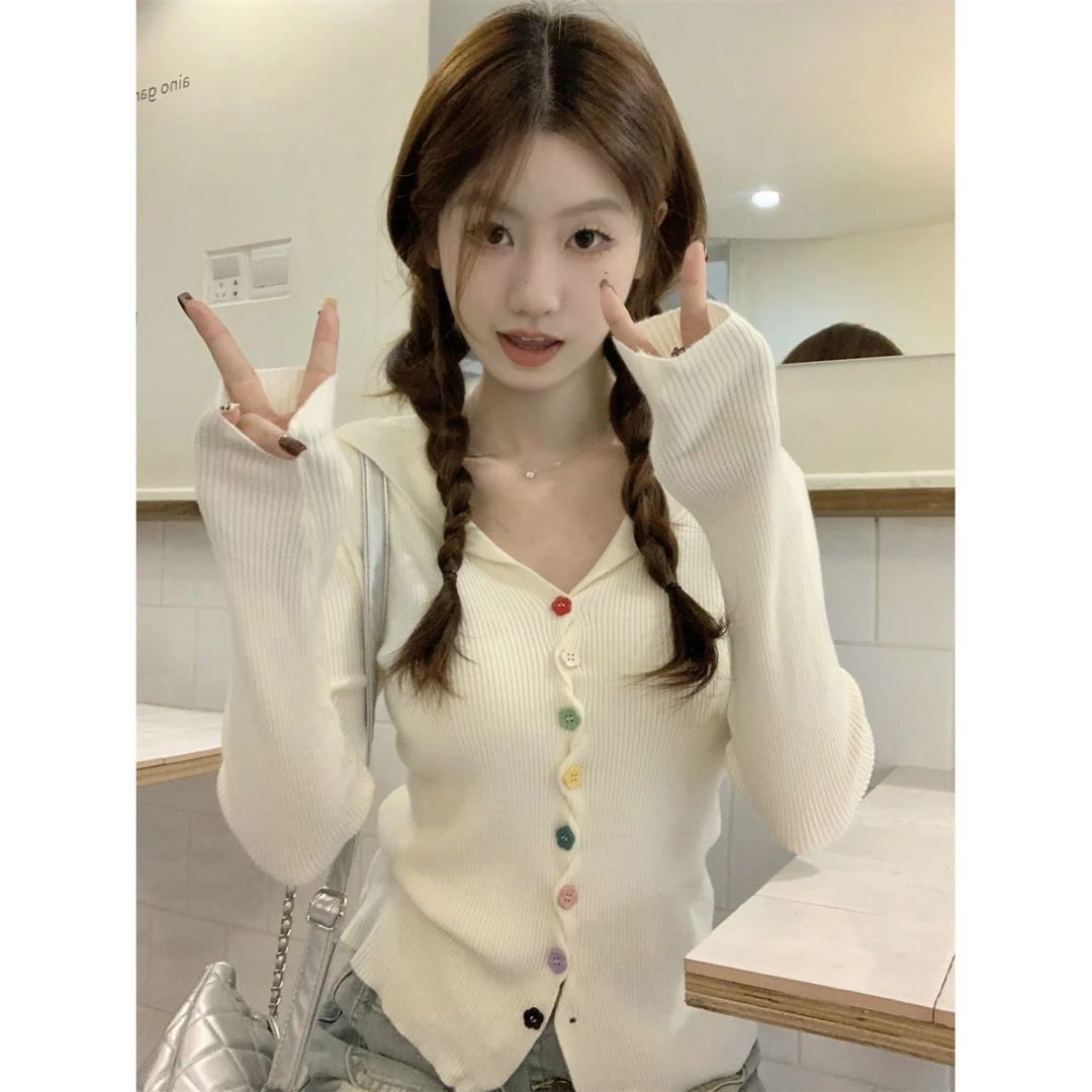 2025时尚百搭好看韩版半开领彩虹扣针织上衣女秋季新款甜美减龄女