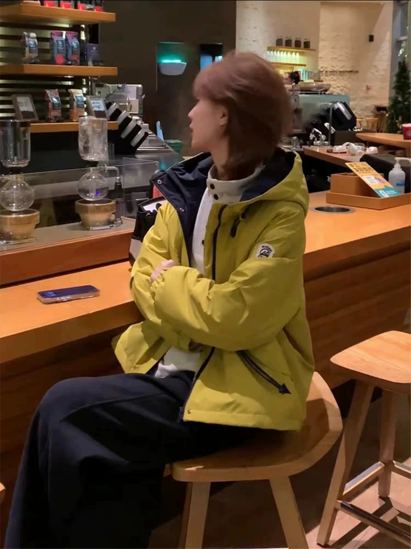 加绒加厚连帽冲锋衣外套女短款冬季2025新款小个子休闲保暖派克服