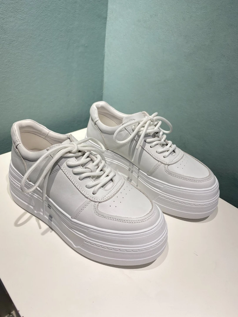 2025春季增高小白鞋百搭显高舒适真皮圆头牛皮鞋厚底系带潮流