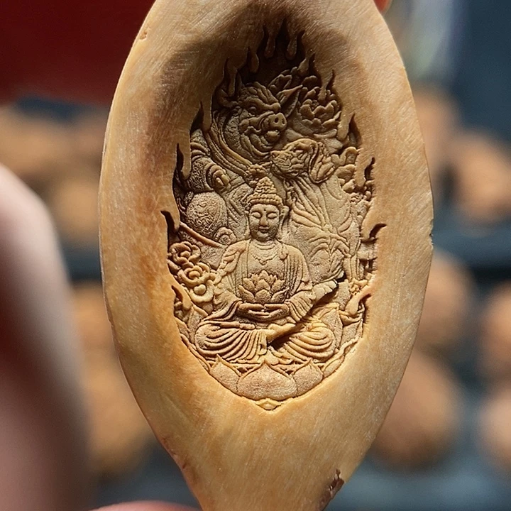桃核侧挂生肖猪守护神