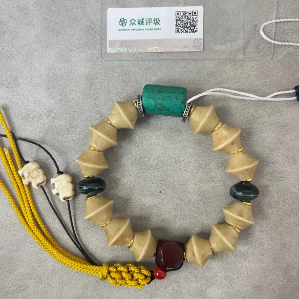 飞碟型和田玉带佛头 手串 YZ0806 [燕赵造物司］