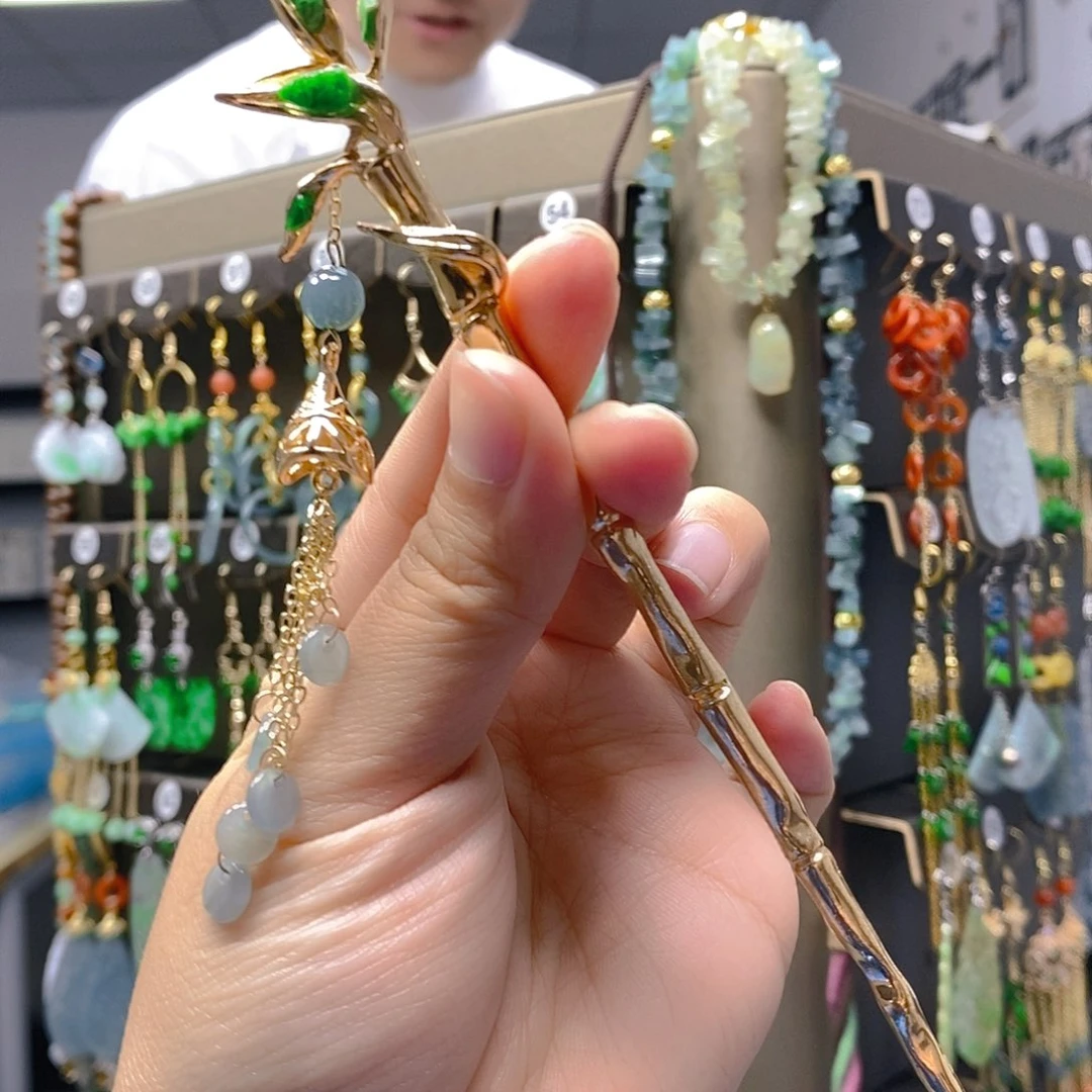 未镶嵌翡翠耳饰翡翠