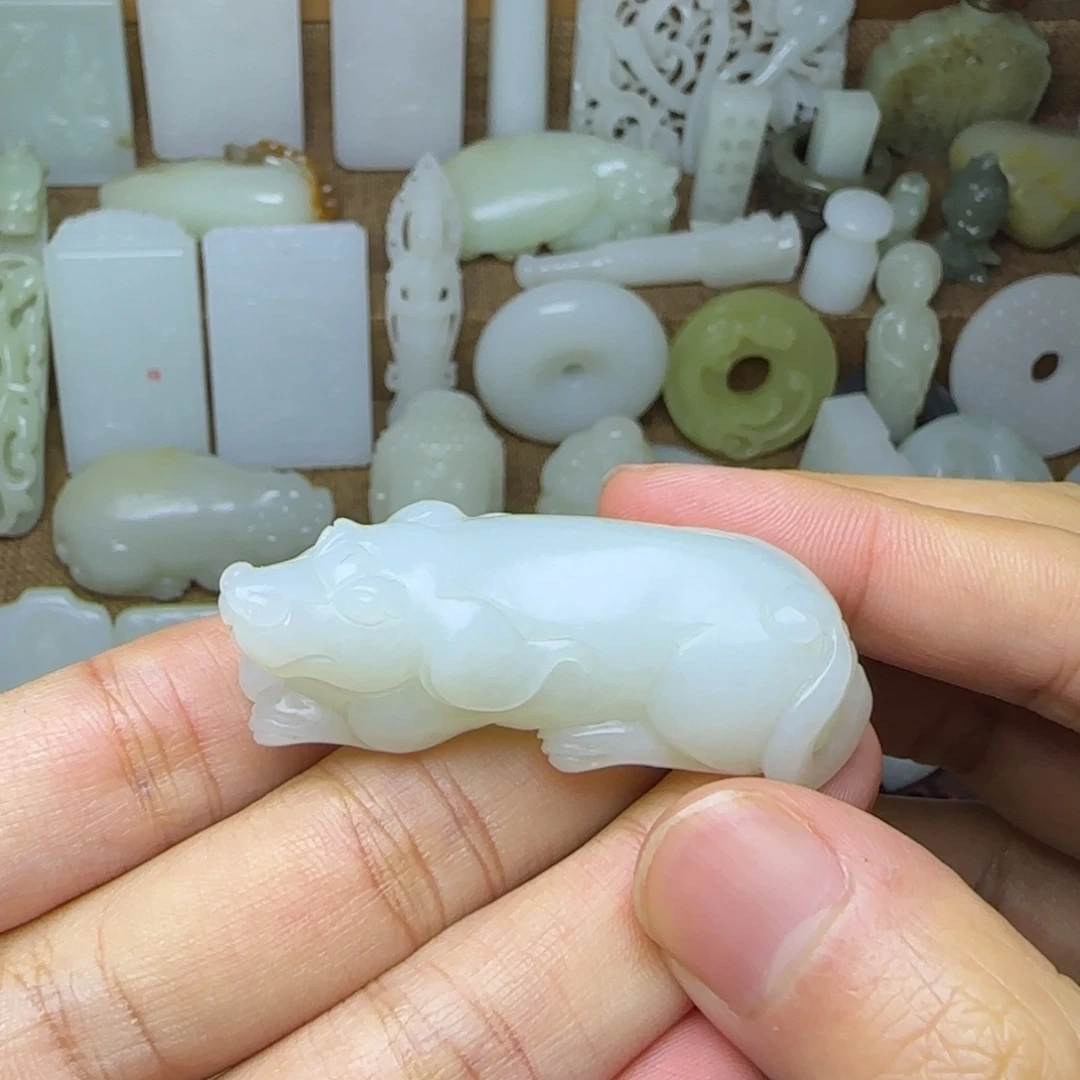 和田玉未镶嵌挂件