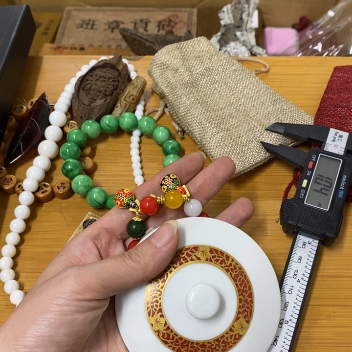 瓷片哈中古工艺品一件