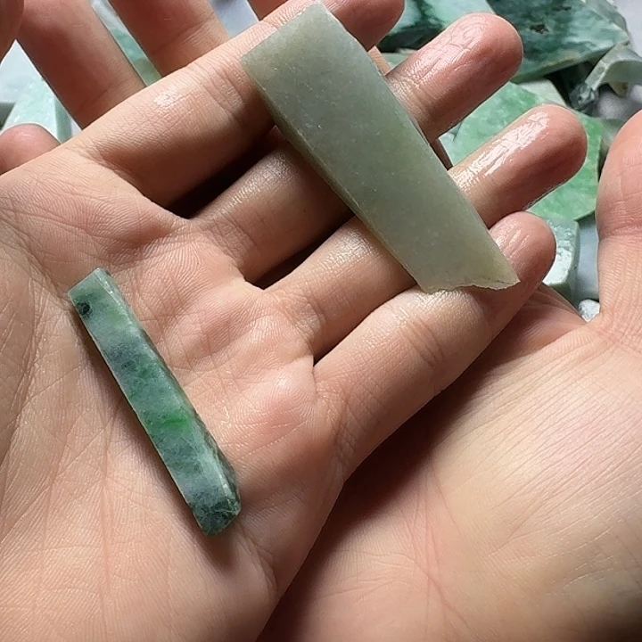 翡翠未镶嵌颈饰511