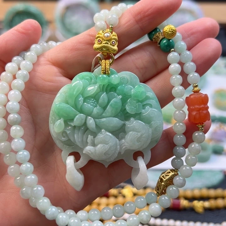 翡翠未镶嵌颈饰吊坠