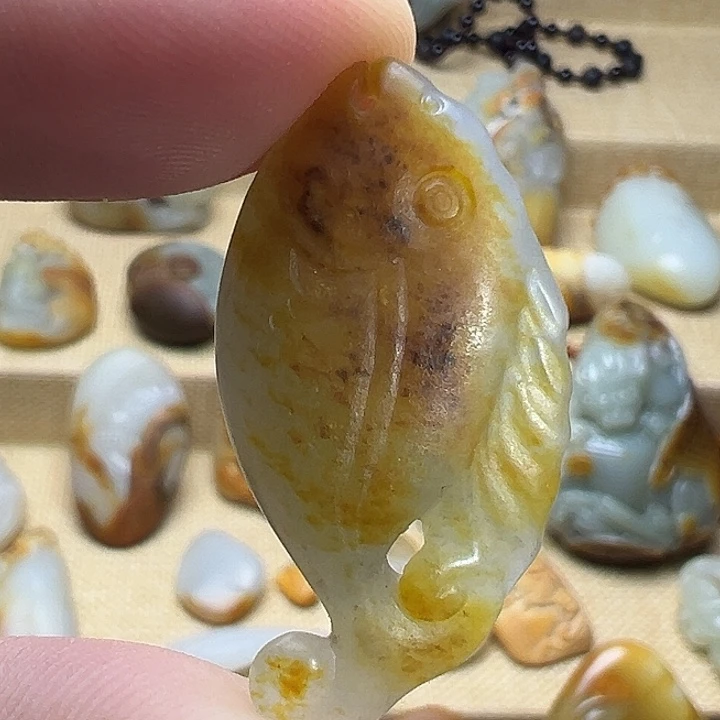 和田玉未镶嵌颈饰