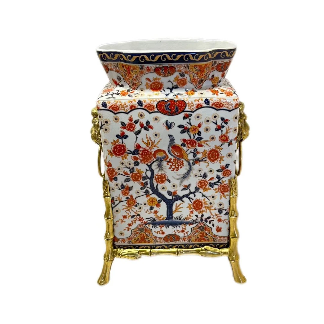 手绘描金金鸟嬉春花瓶