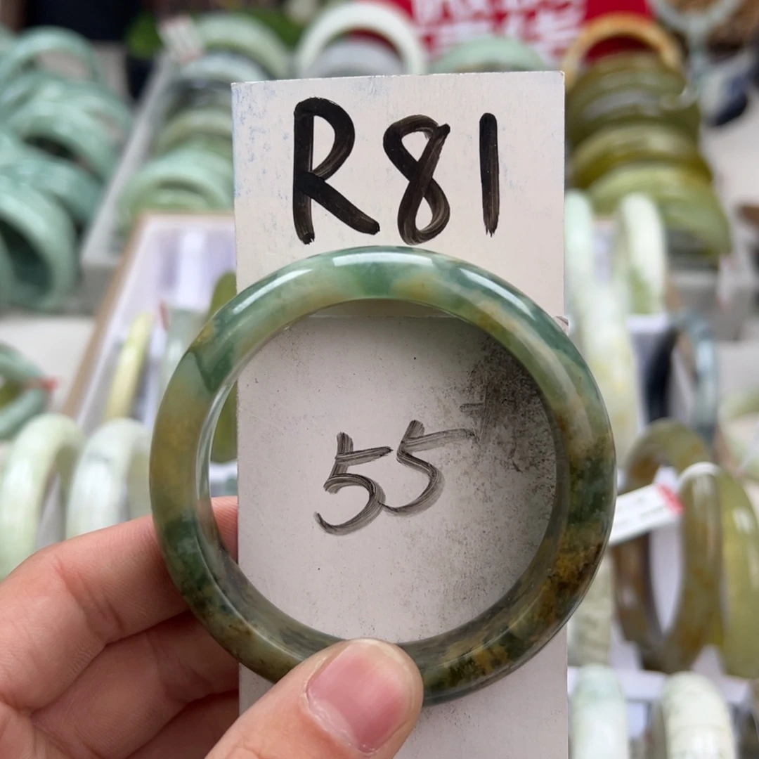 岫玉手镯未镶嵌天然岫玉微瑕，可以正常佩戴