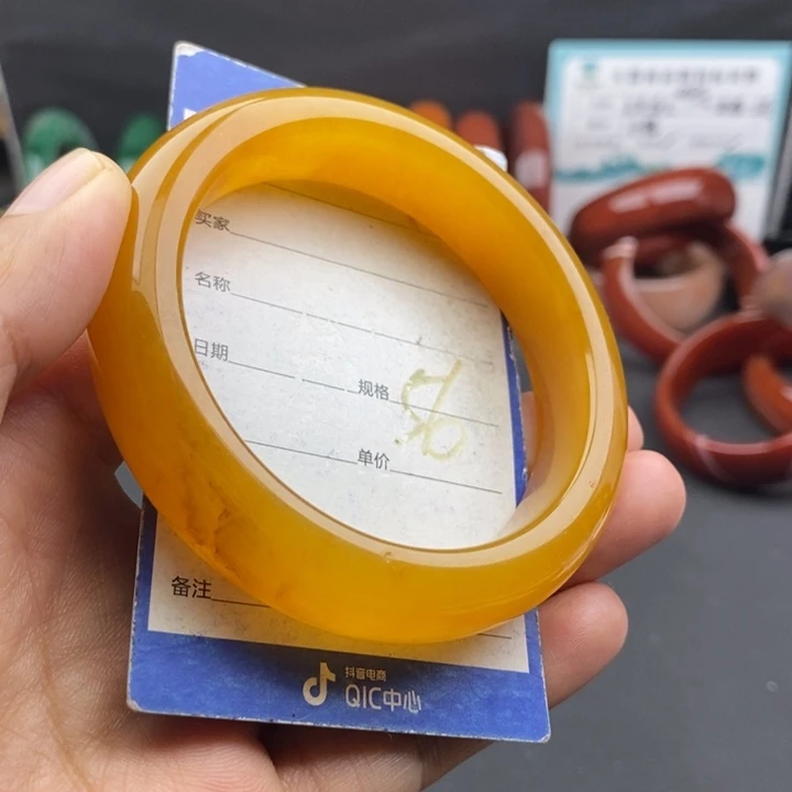 未镶嵌手镯石英质玉