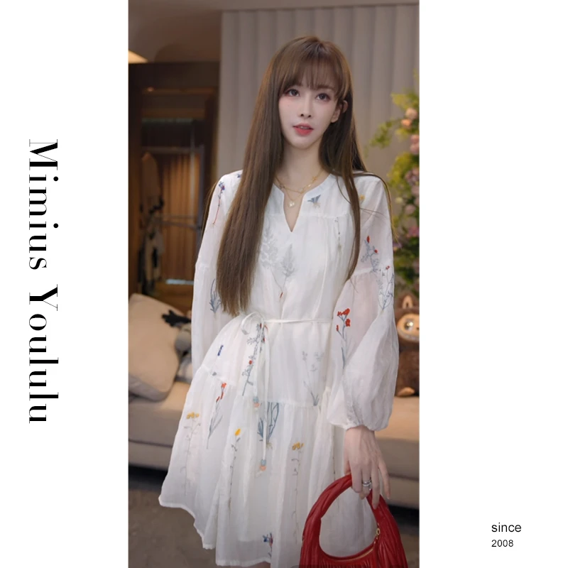 【mimius】七七 减龄复古慵懒感植物刺绣收腰长袖连衣裙 G07180