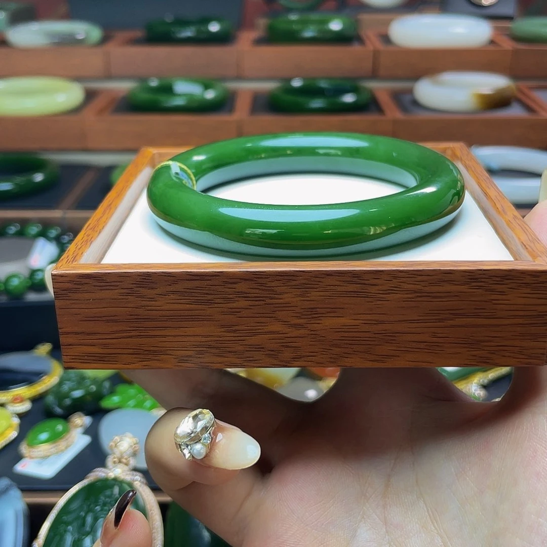 和田玉和田玉碧玉手镯57未镶嵌