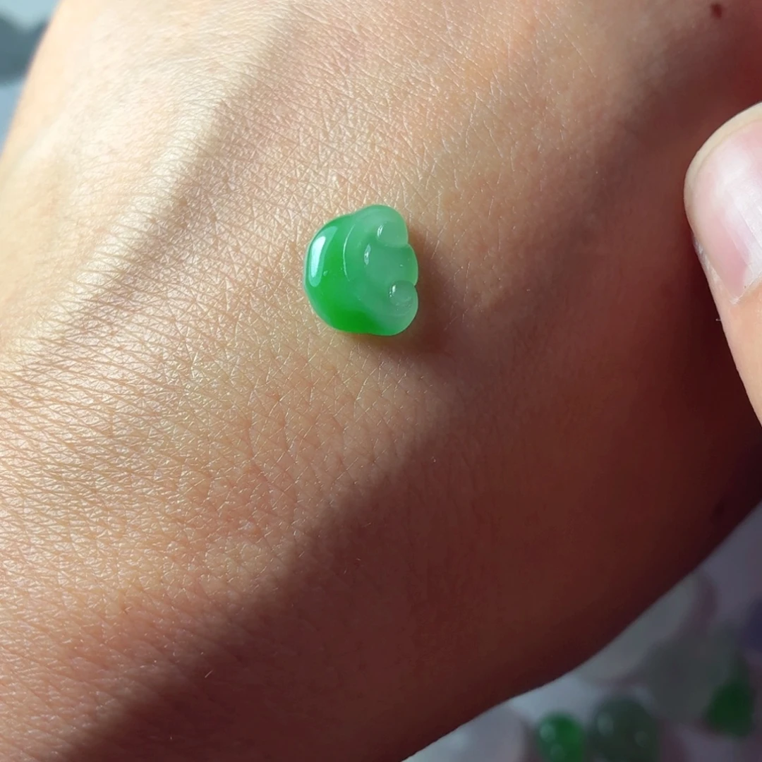 定制翡翠未镶嵌包工