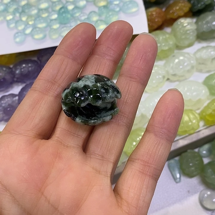 合金蛇纹石玉颈饰
