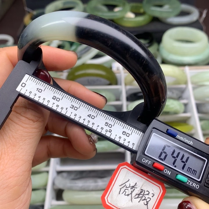 蛇纹石玉未镶嵌手镯615