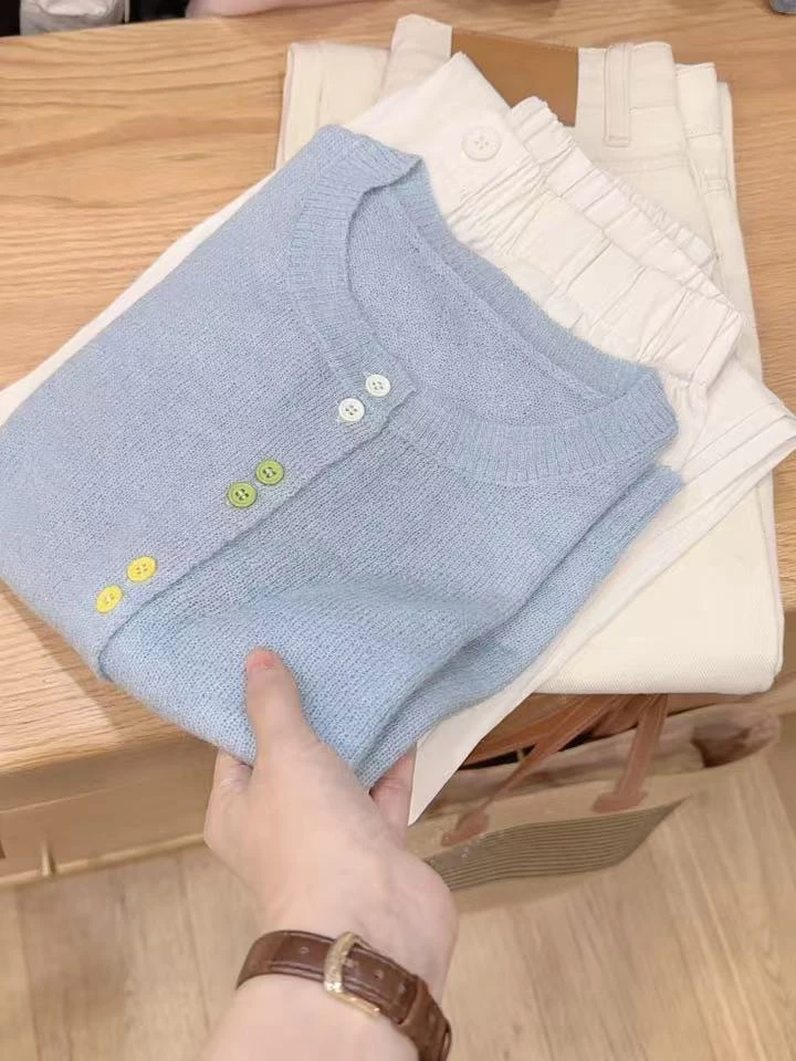 七言家巨好看！初秋#盐水蓝五彩扣短袖开衫@