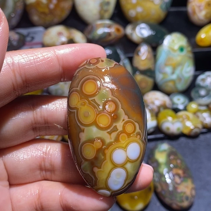 玛瑙/玉髓未镶嵌珠宝半成品144