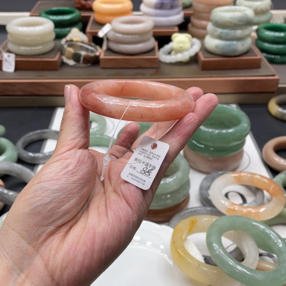 小***清石英质玉手镯未镶嵌