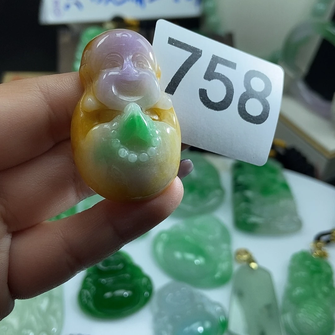 翡翠未镶嵌吊坠(赠链)