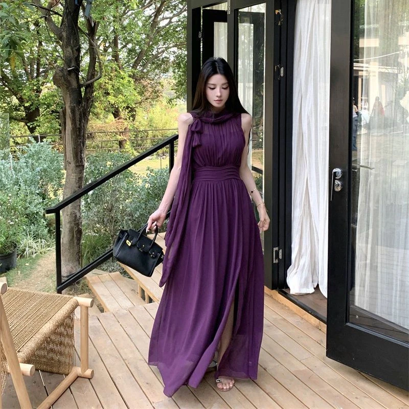 法式气质清冷感无袖挂脖2025新款高级感收腰飘带开叉连衣长裙女夏