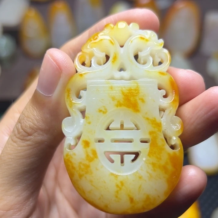 颈饰未镶嵌和田玉