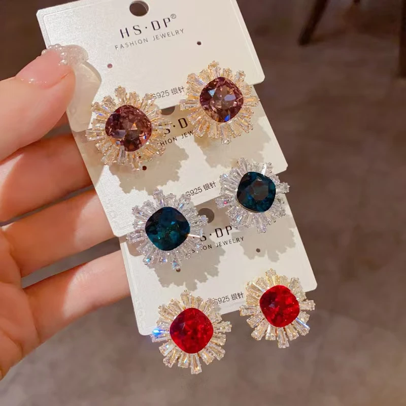 铜合金耳饰 法式高级轻奢满锆耳钉太阳花精致独特设计超闪耳饰