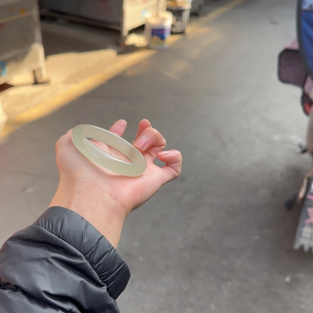 东陵石未镶嵌手镯