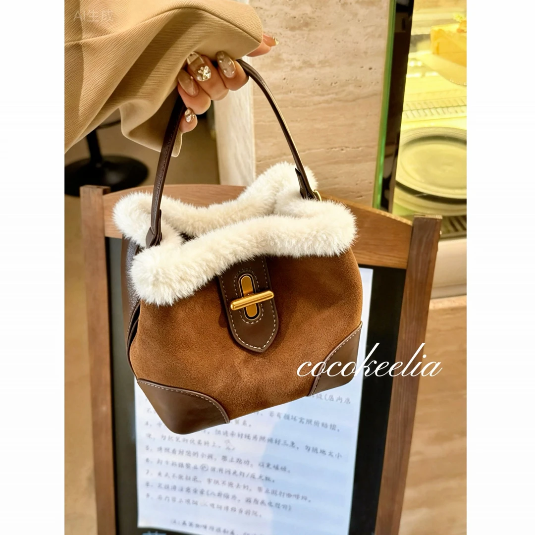 【北海道日记】2025秋冬新款麂皮轻奢高级感胶囊手提水桶单肩斜挎包