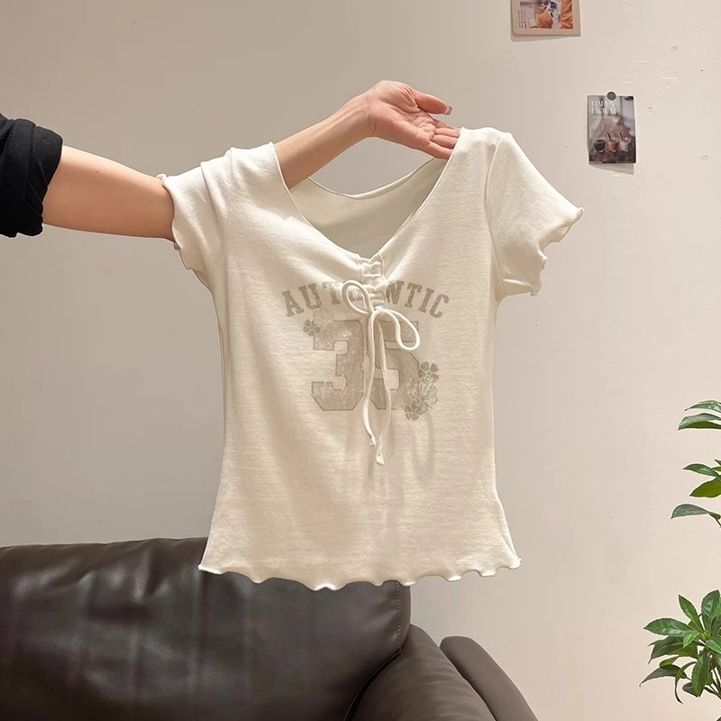 美式辣妹胸口系带短袖T恤女夏季2025新款v领修身显瘦字母印花上衣