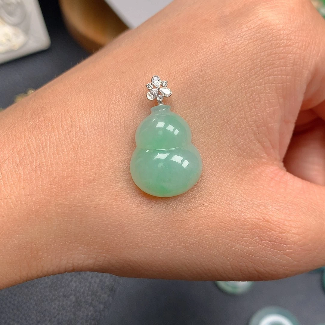 吊坠(赠链)18K金镶嵌翡翠