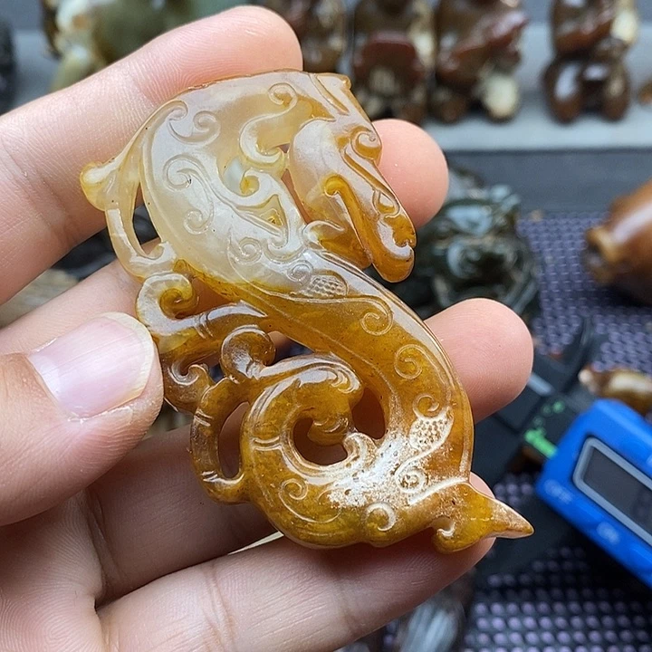 未镶嵌蛇纹石玉颈饰