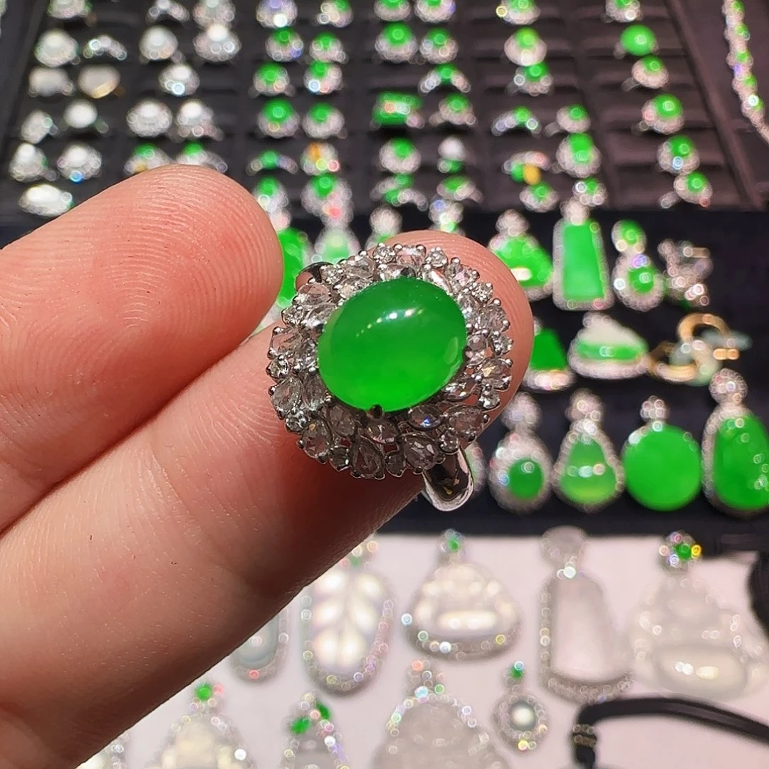 翡翠18K金镶嵌戒指戒指