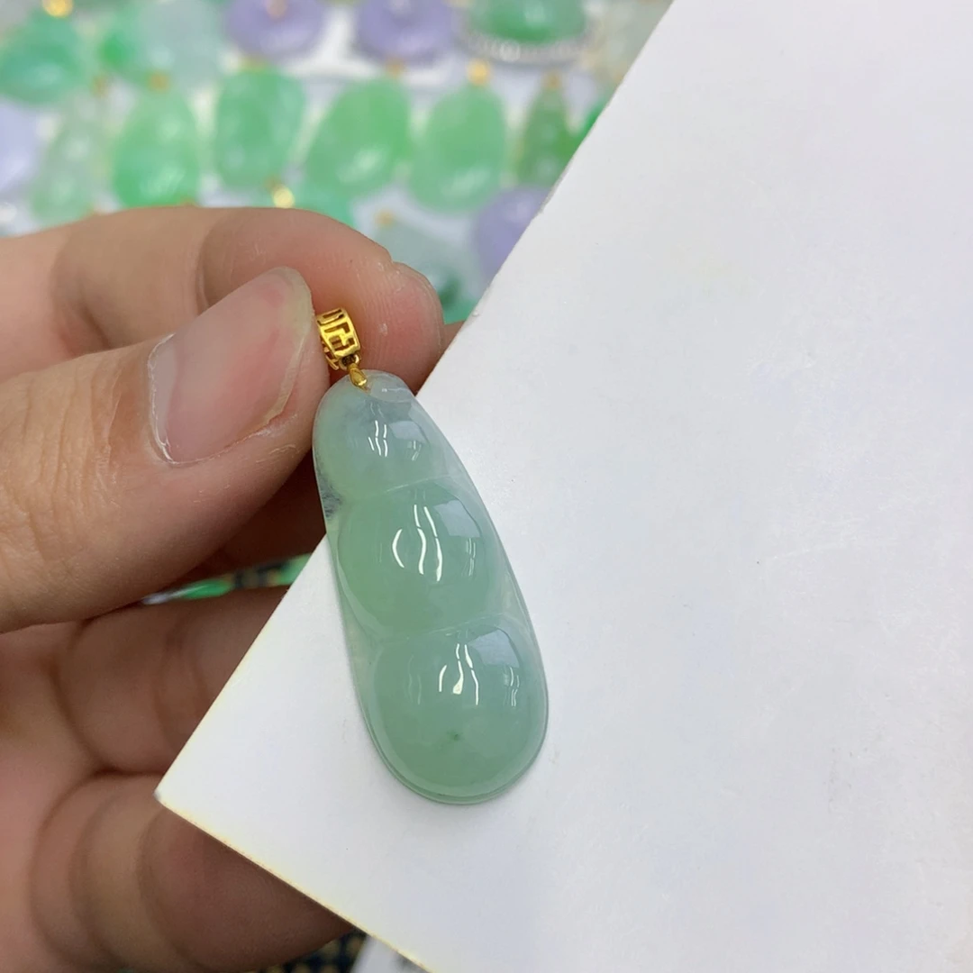 翡翠18K金镶嵌颈饰翡翠