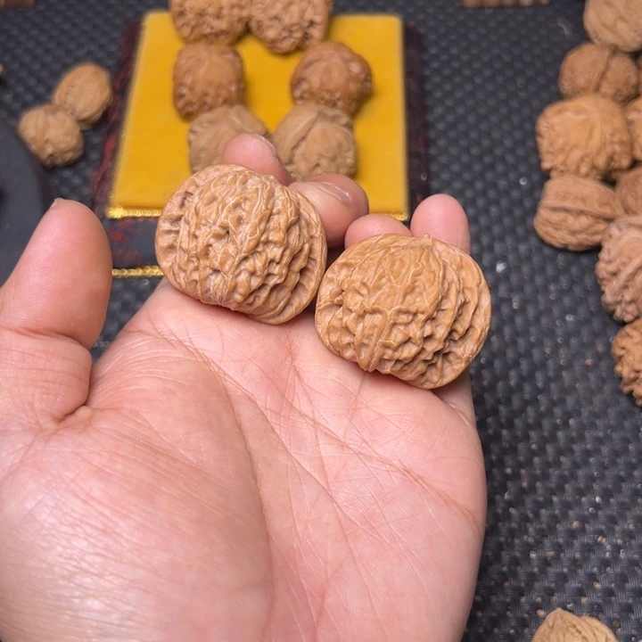 k***·文玩核桃吊坠磨盘