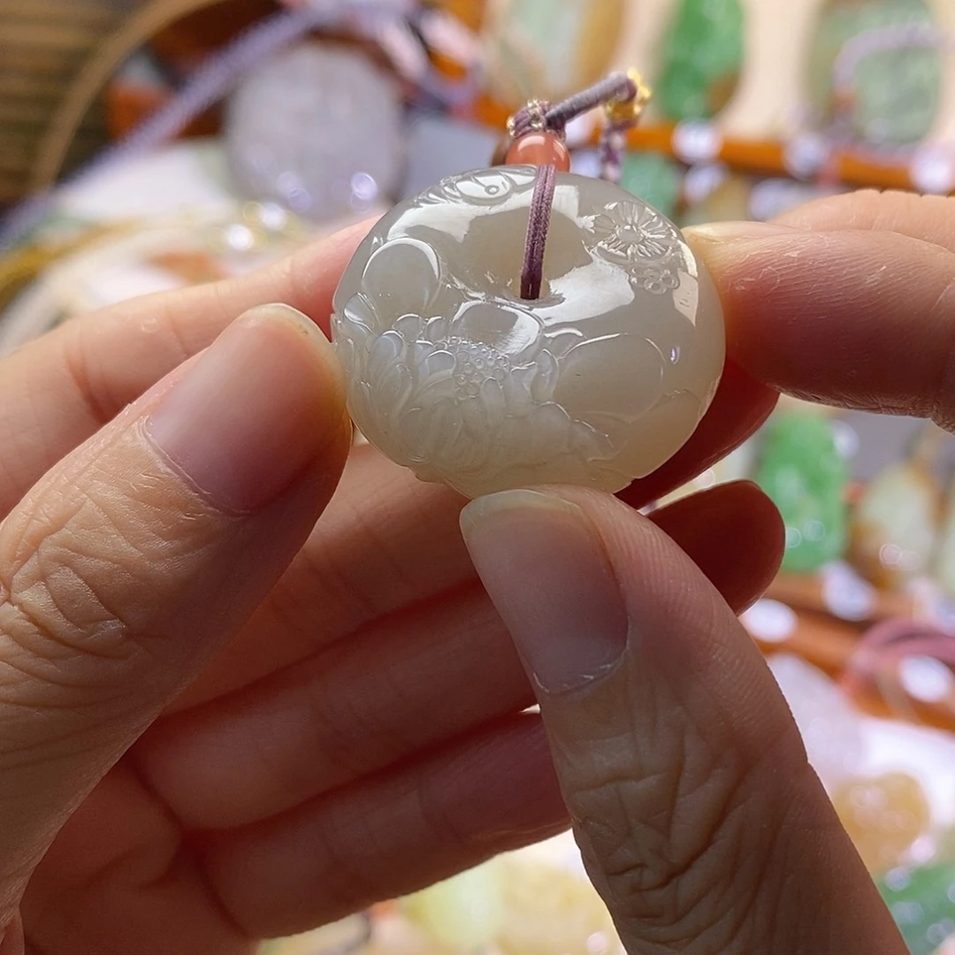 和田玉未镶嵌颈饰木*雪