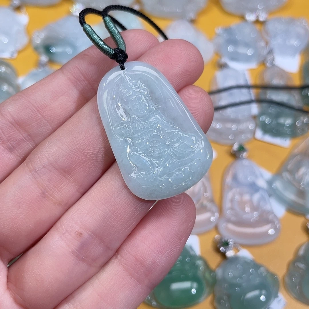 凯***者翡翠未镶嵌颈饰大势至菩萨