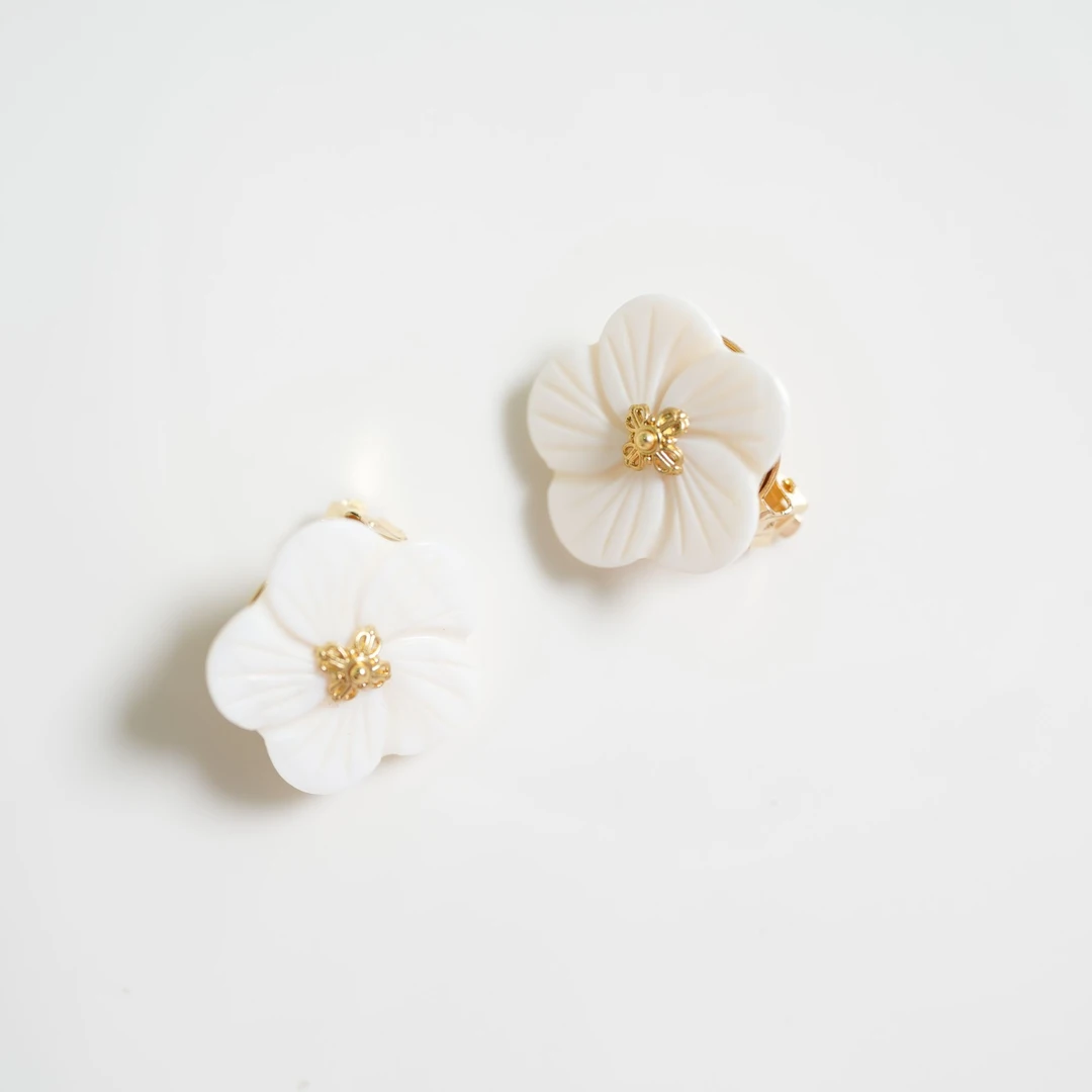 铜合金仿珍珠耳饰  5234西洋中古风 vintage复古白色花朵耳钉耳夹