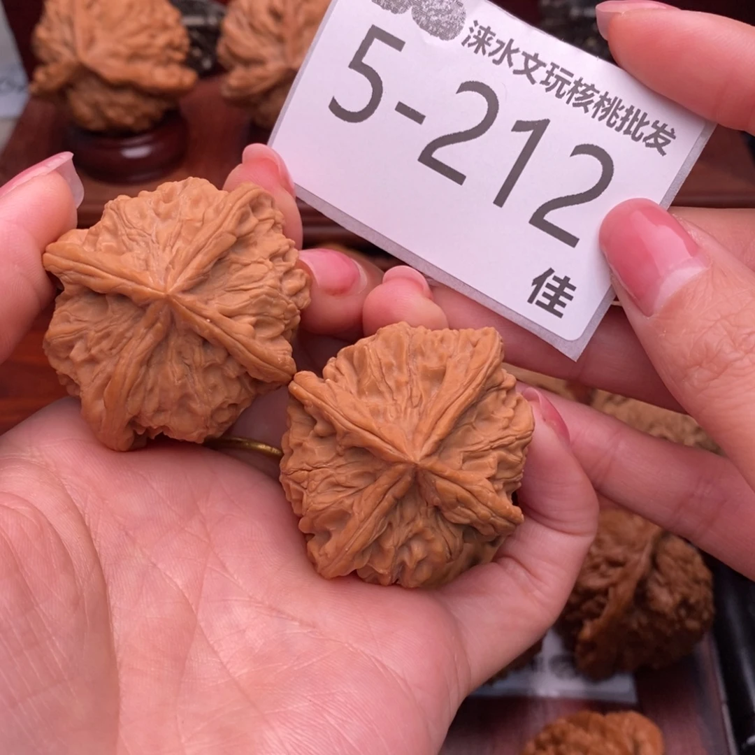 扬***航把件文玩核桃45玉溪四棱