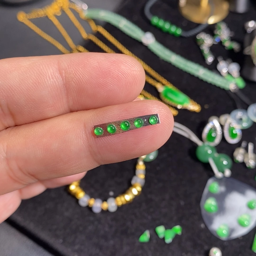 翡翠裸石阳绿小蛋面5个