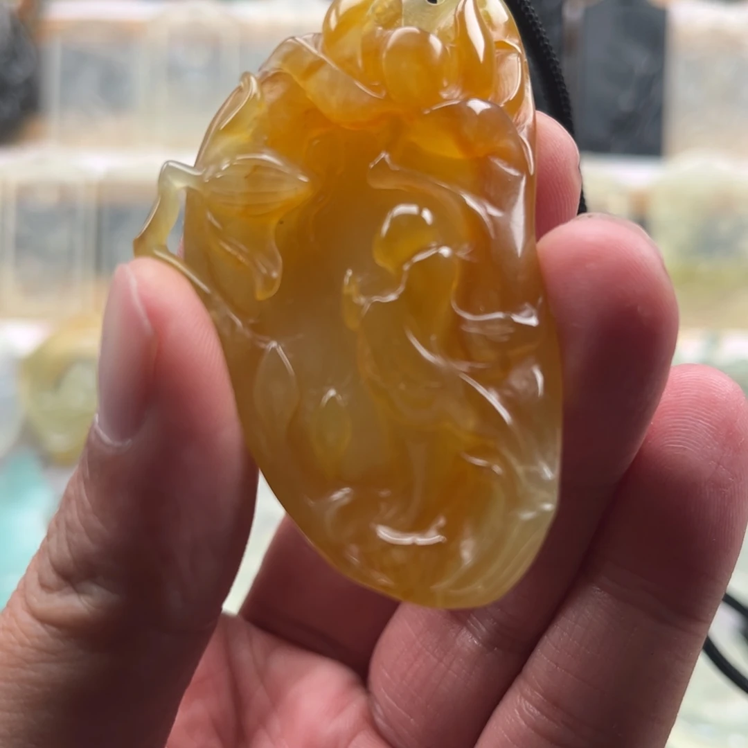 未镶嵌蛇纹石玉颈饰微瑕