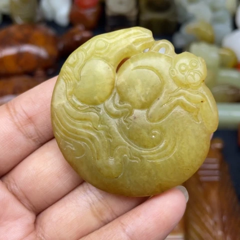 未镶嵌蛇纹石玉颈饰21