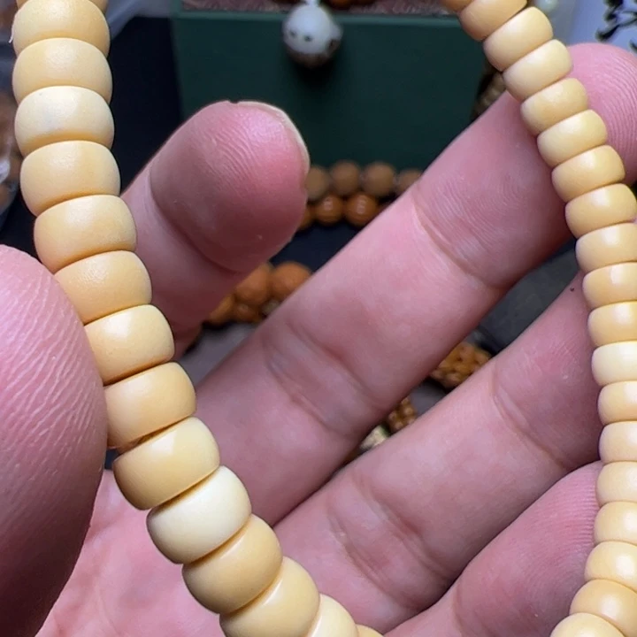 猴头核桃吊坠辣椒