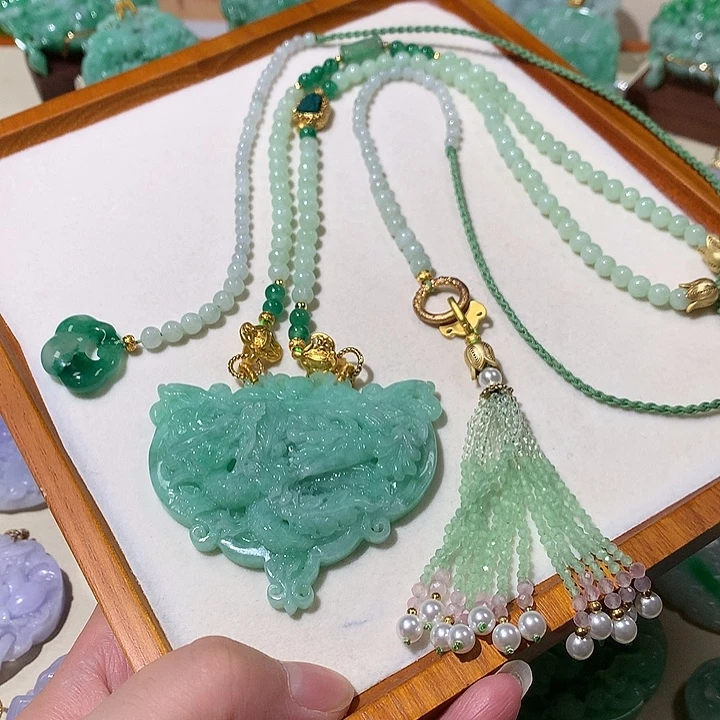 翡翠未镶嵌颈饰翡翠吊坠