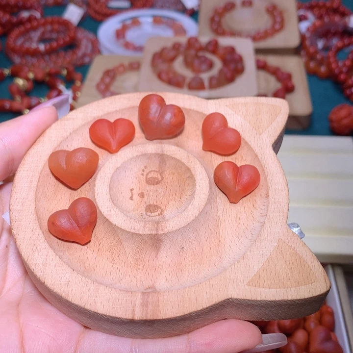 刘***娣南红玛瑙屁桃未镶嵌屁桃43